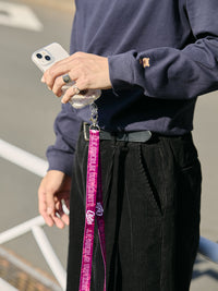 J. F. OBERLIN ネックストラップ コラージュロゴ バーガンディ