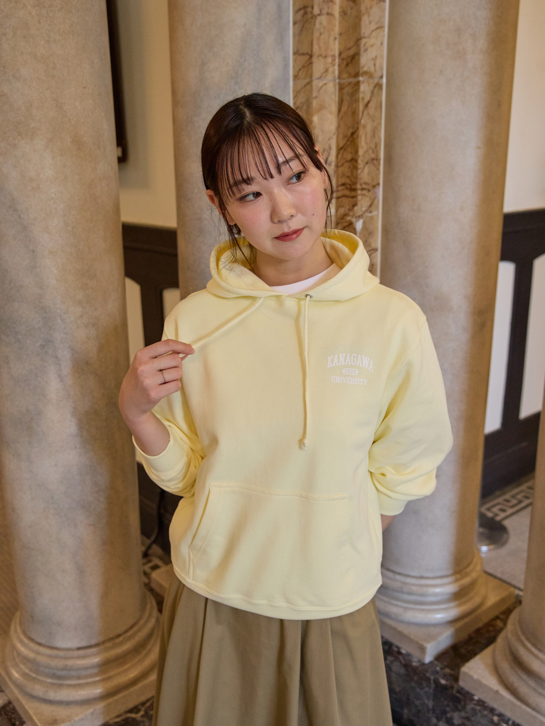 Rena フード付きパーカー クリームイエロー38 試着のみ Rena フード Rena フード付きパーカー クリームイエロー38 試着のみ Rena フード