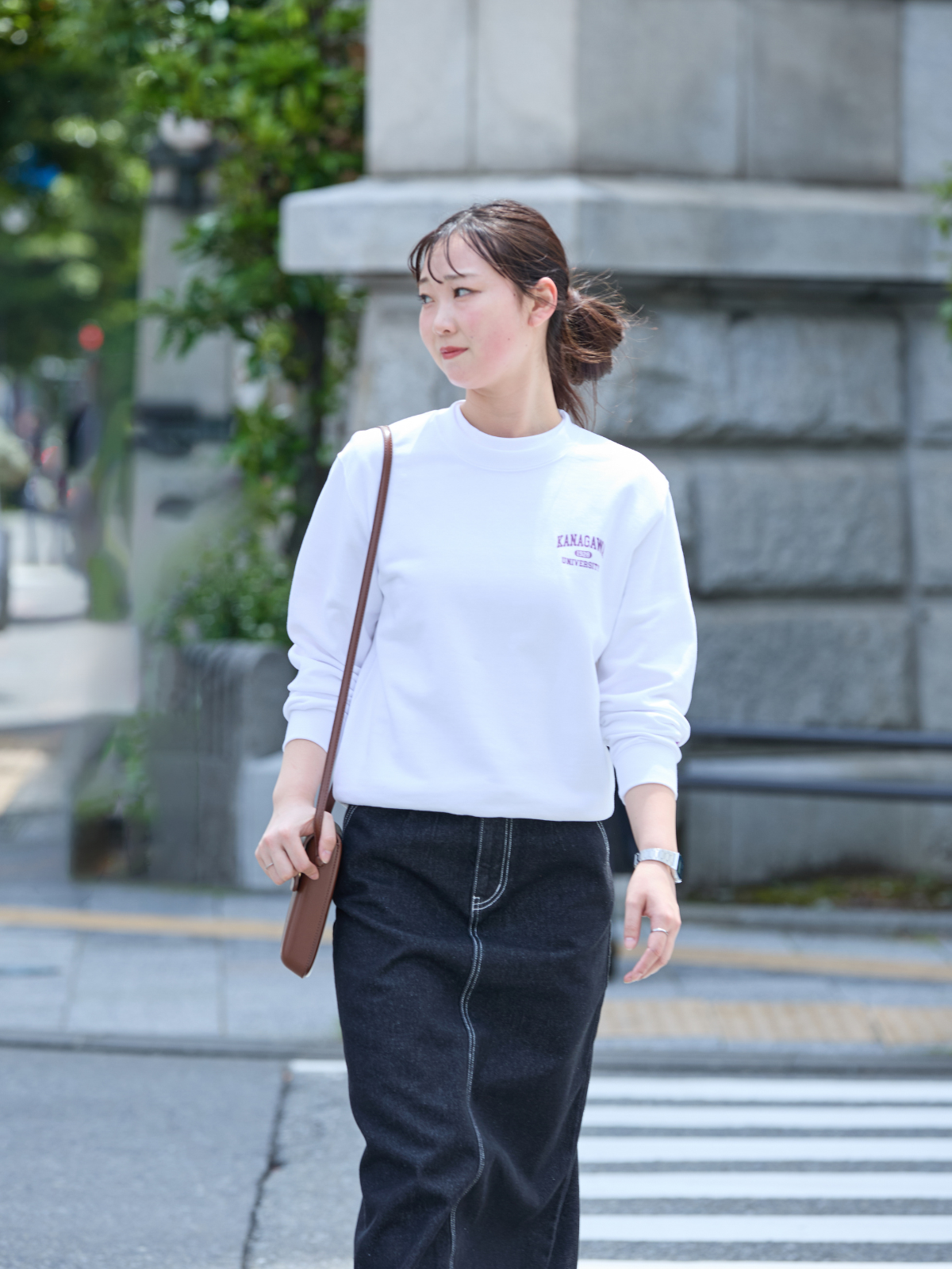 JINDAI Crew Neck Sweatshirt College Logo White