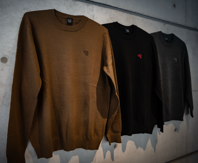 KYUSAN ニットクルーネック  キューサンロゴ　グレー